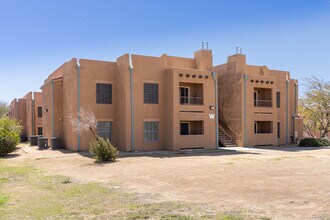 Park Palace II in Mojave, CA - Building Photo - Primary Photo