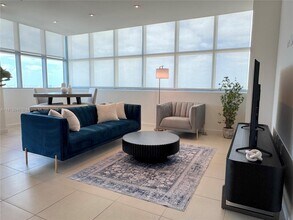 3301 NE 1st Ave in Miami, FL - Building Photo - Building Photo