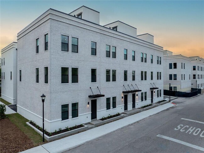 property at 1218 E Kay St