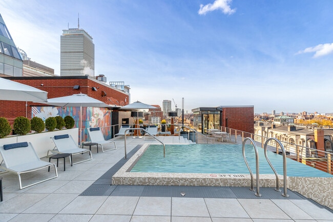 25 Exeter St, Unit 12T