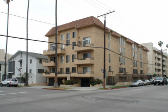 Villa Cortina Apartments in Los Angeles, CA - Building Photo - Building Photo