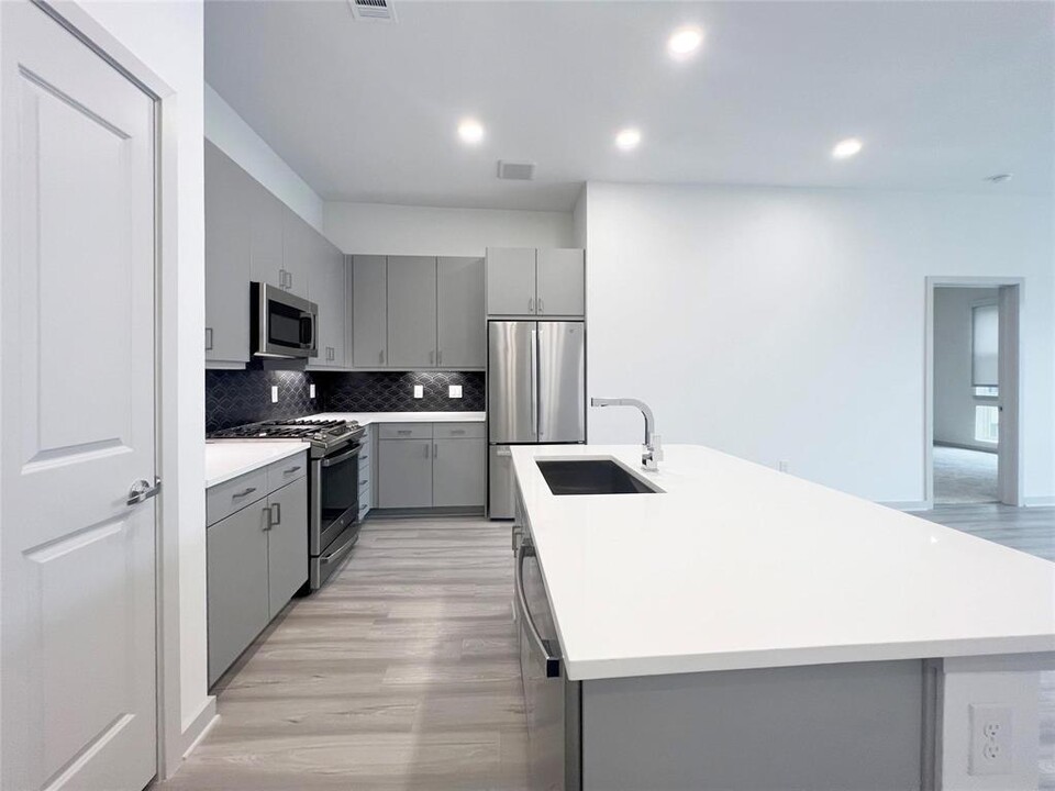 3636 W Dallas St in Houston, TX - Building Photo