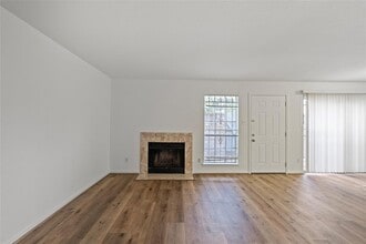 6500 Sands Point Dr in Houston, TX - Building Photo - Building Photo