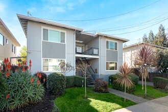 1516 Regent St in Redwood City, CA - Building Photo - Primary Photo