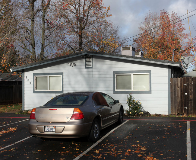 106 Mormon St in Folsom, CA - Foto de edificio - Building Photo