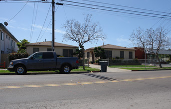 1214-1220 E 18th St in National City, CA - Foto de edificio - Building Photo