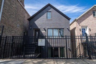 2008 W Coulter St in Chicago, IL - Building Photo