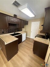 204 Rattan Dr in Victoria, TX - Building Photo - Building Photo