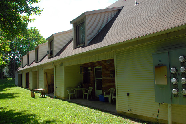 Lincoln Manor Apartments in Walnutport, PA - Building Photo - Building Photo