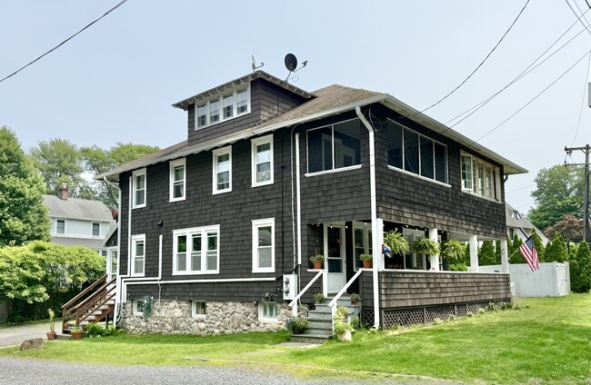 property at 3 Park Ln