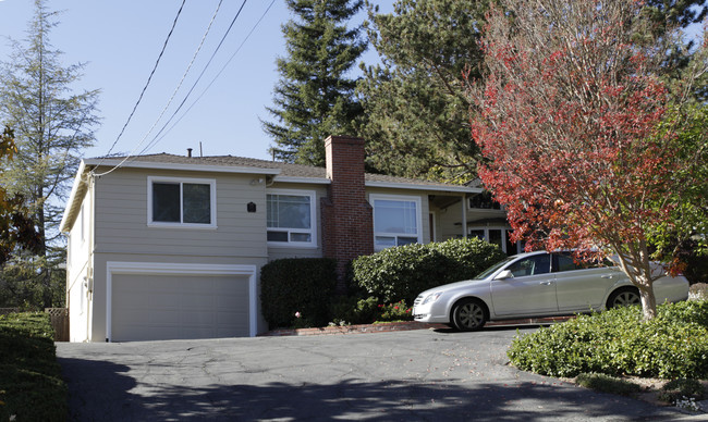 1021 El Curtola Blvd in Walnut Creek, CA - Building Photo - Building Photo