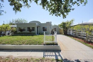 410 Franklin Rd in West Palm Beach, FL - Building Photo