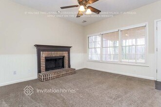 7010 Surrey Dr in Woodstock, GA - Building Photo - Building Photo