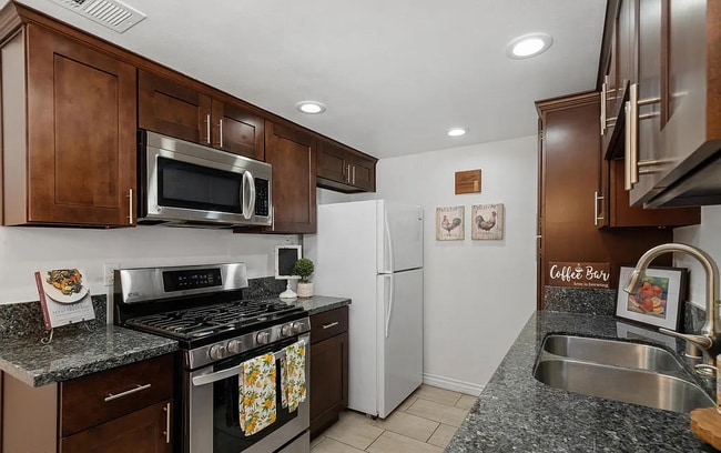 317 S Almansor St in Alhambra, CA - Building Photo - Building Photo