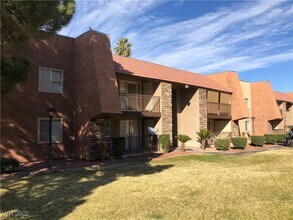 4943 Indian River Dr in Las Vegas, NV - Building Photo - Building Photo