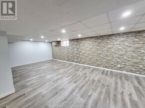 239 Elmwood Ave in Richmond Hill, ON - Building Photo - Building Photo