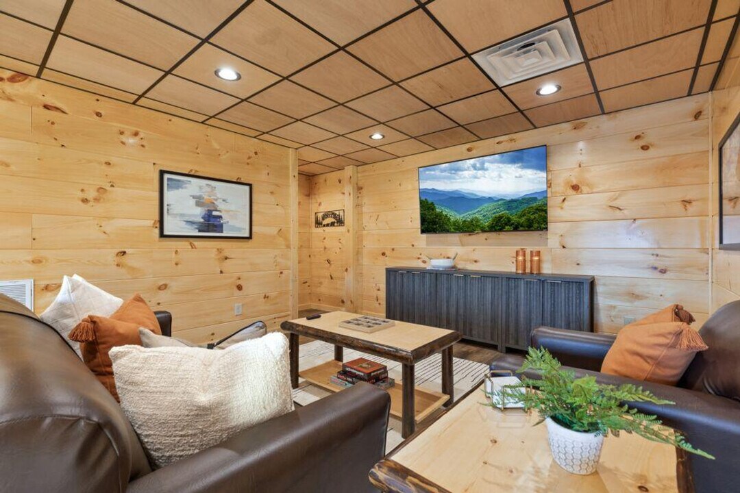 3936 Valley View Dr in Pigeon Forge, TN - Foto de edificio