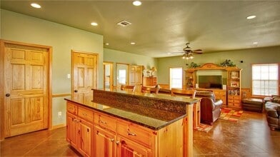 1505 Co Rd 469 in Thrall, TX - Building Photo - Building Photo