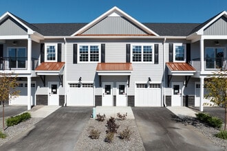 Park Place on the Peninsula, LLC in Halfmoon, NY - Foto de edificio - Building Photo