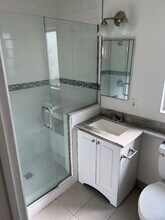 220-232 W Holly Ave in El Segundo, CA - Building Photo - Building Photo