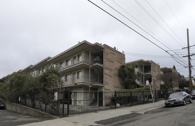 Glenview Apartments in Oakland, CA - Building Photo - Building Photo