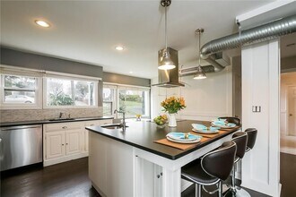 17 Edgewood Ave in Larchmont, NY - Building Photo - Building Photo