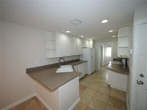 1553 Napoli Dr W in Sarasota, FL - Building Photo - Building Photo