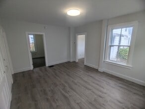 201 Division St, Unit 201 in Bennington, VT - Building Photo - Building Photo