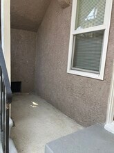 2035 N Vista del Mar Ave in Los Angeles, CA - Foto de edificio - Building Photo