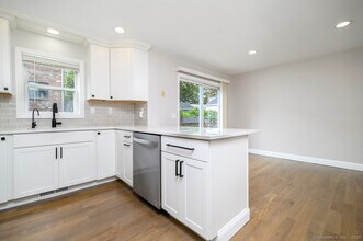 233 Fairfield Ave in Stamford, CT - Building Photo - Building Photo