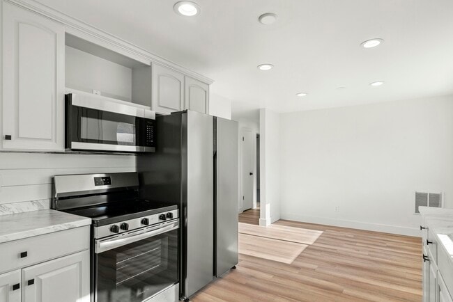 property at 1335 E Lester Dr