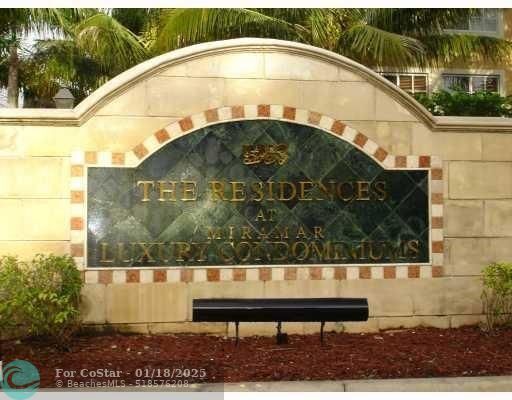 2201 W Preserve Way in Miramar, FL - Foto de edificio