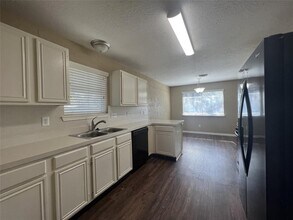 28811 Stapleford St in Spring, TX - Building Photo - Building Photo