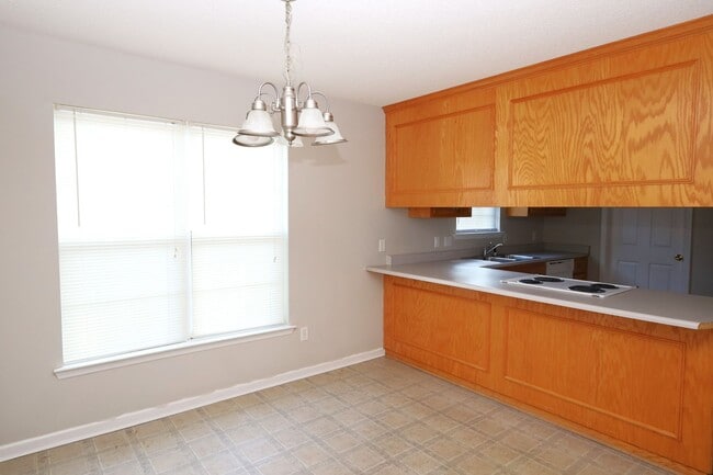 1654 Fresno St in Valdosta, GA - Building Photo - Building Photo