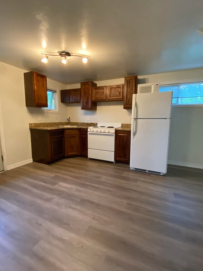 865 Lincoln St, Unit C