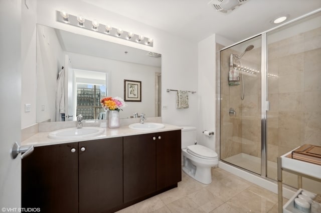 8 E Randolph St, Unit 10A in Chicago, IL - Foto de edificio - Building Photo