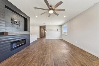 332 Big Sandy Creek Dr in Hutto, TX - Building Photo - Building Photo