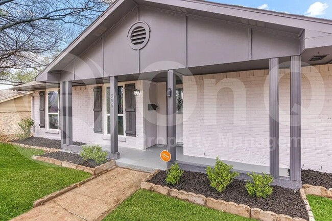property at 306 Wildbriar Dr