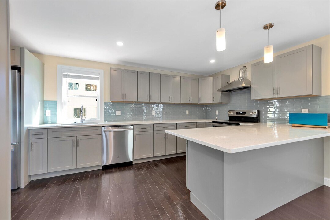 43 Wright Ave, Unit 1 in Medford, MA - Foto de edificio