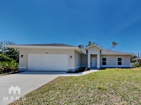 2423 Mindlin Ln in North Port, FL - Building Photo