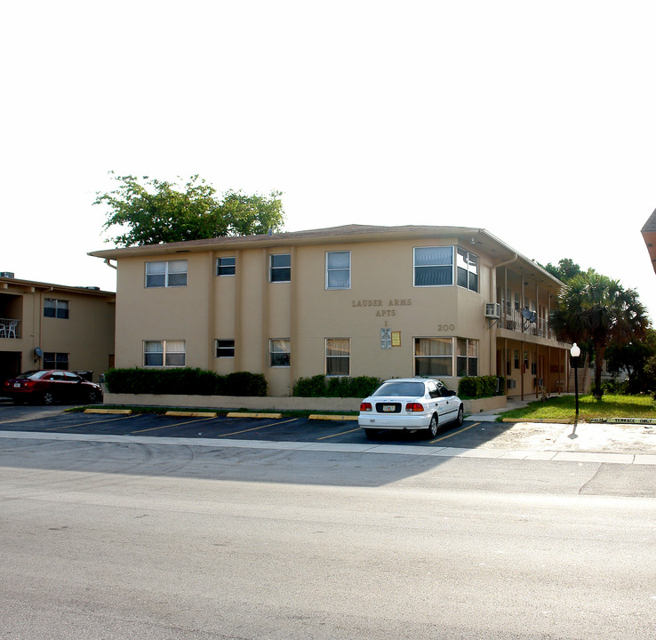 200 SW 38th Ave in Fort Lauderdale, FL - Building Photo