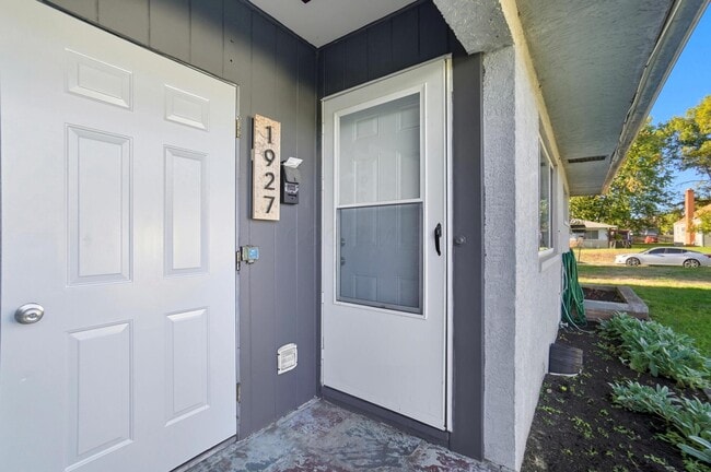 property at 1927 Vaughn St