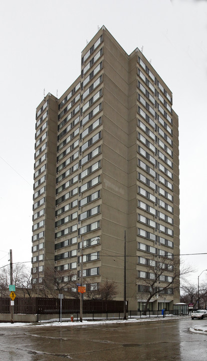 Lakeview Tower in Cleveland, OH - Building Photo