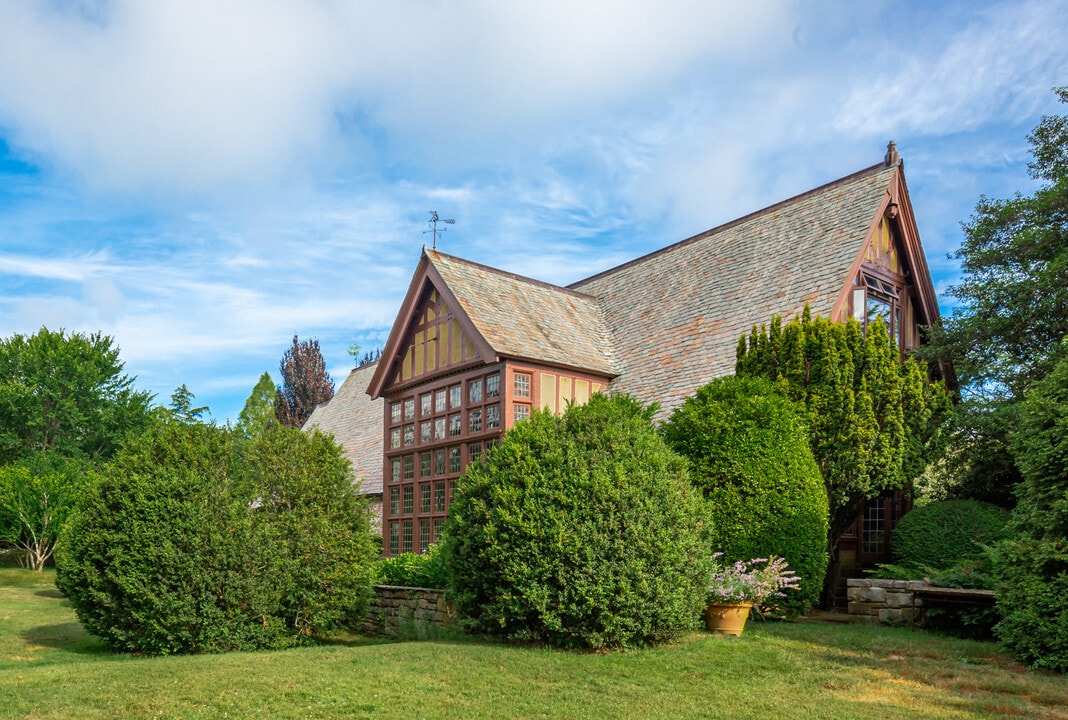 64 Huntting Ln in East Hampton, NY - Building Photo