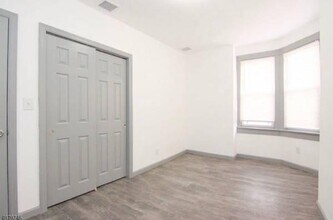 851 Summer Ave in Newark, NJ - Foto de edificio - Building Photo