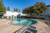 Gold Run Apartments in Rancho Cordova, CA - Building Photo - Building Photo