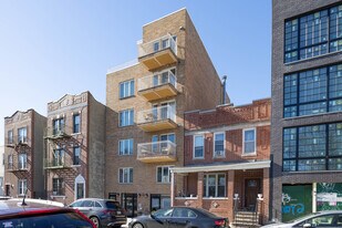 3132 38th St in Long Island City, NY - Building Photo