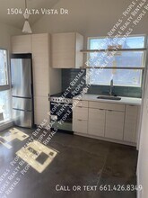 1504 Alta Vista Dr in Bakersfield, CA - Building Photo - Building Photo