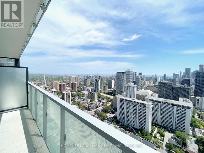 28-LPH3628 Wellesley St E in Toronto, ON - Building Photo - Building Photo