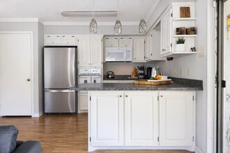 8217 Lullwater Dr in Dallas, TX - Building Photo - Building Photo